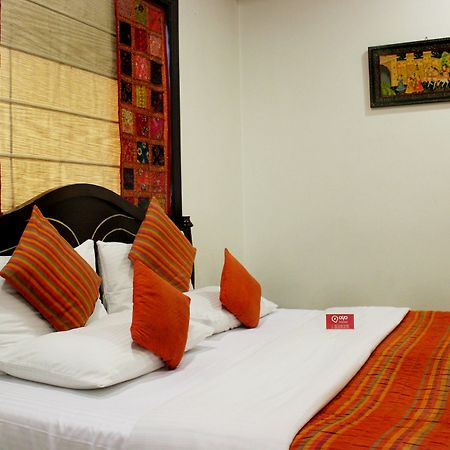 Oyo Premium Rajouri Garden Janta Market 新德里 外观 照片