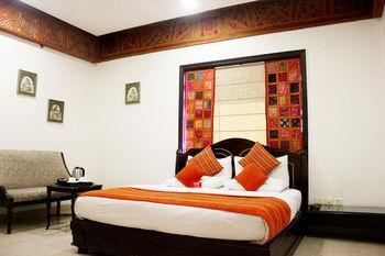 Oyo Premium Rajouri Garden Janta Market 新德里 外观 照片