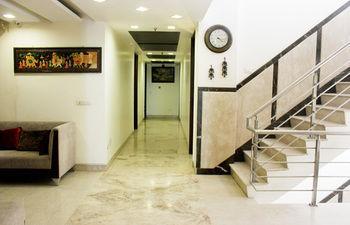 Oyo Premium Rajouri Garden Janta Market 新德里 外观 照片